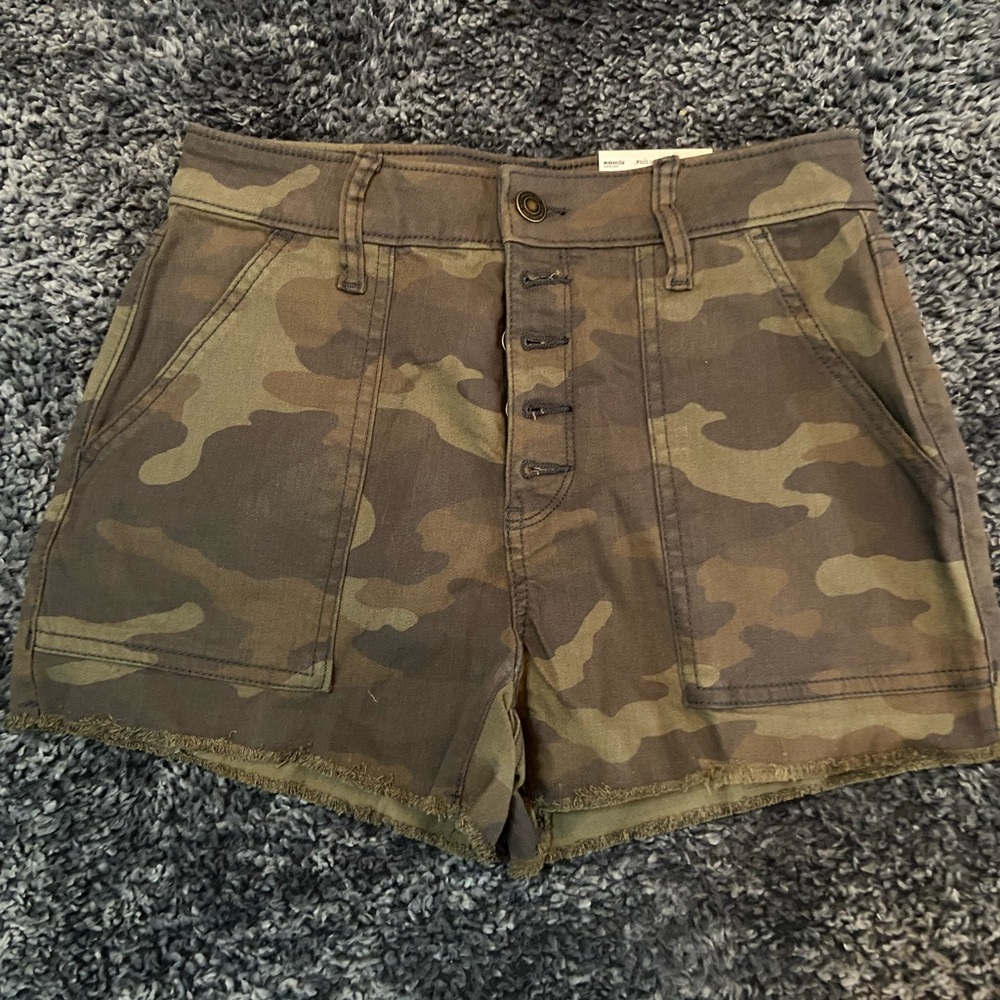 SO Camouflage High-Waist Button-Front Jean Shorts